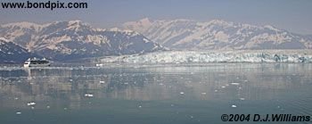 Panoramic view of the Hubbard Glacier in Yakutat bay, Alaska