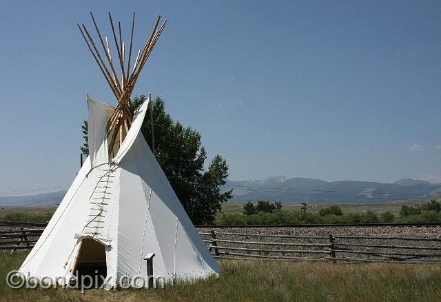 0803.jpg - Native American Tee-Pee