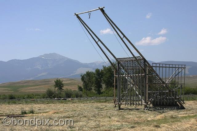 0844.jpg - A Beaverslide stacker, with Mount Powell in the background