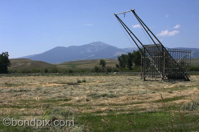 0845.jpg - A Beaverslide stacker, with Mount Powell in the background