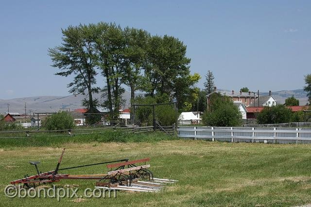 0909.jpg - Grant-Kohrs ranch buildings