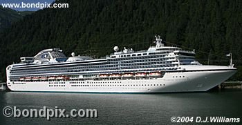 Cruise ship Diamond Princess in Alaska