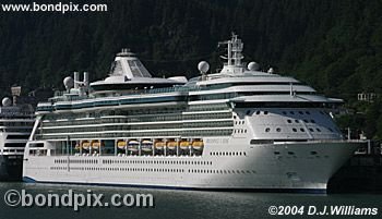 Cruise ship Diamond Princess in Alaska